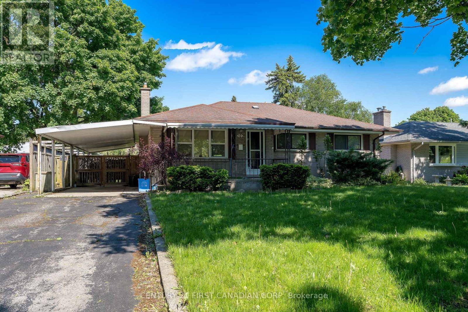 London South (south J), ON N5Z3B7,202 RENFRO CRESCENT