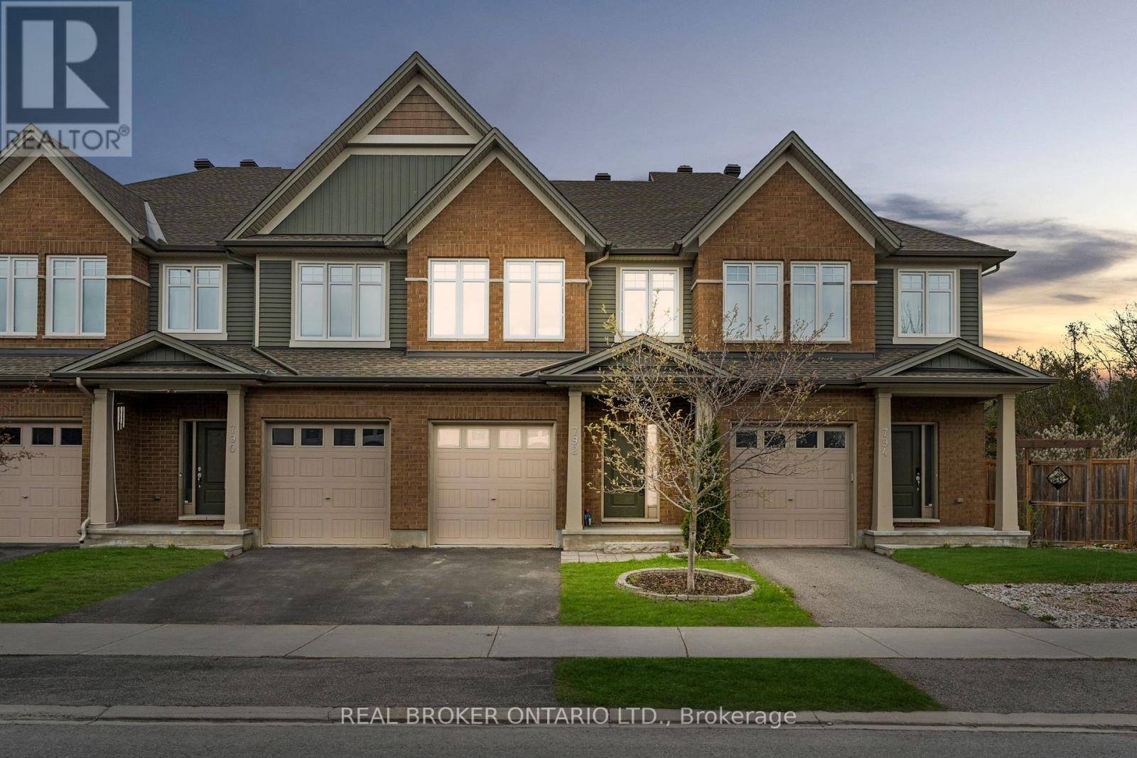 Ottawa, ON K1T0M6,792 CEDAR CREEK DRIVE