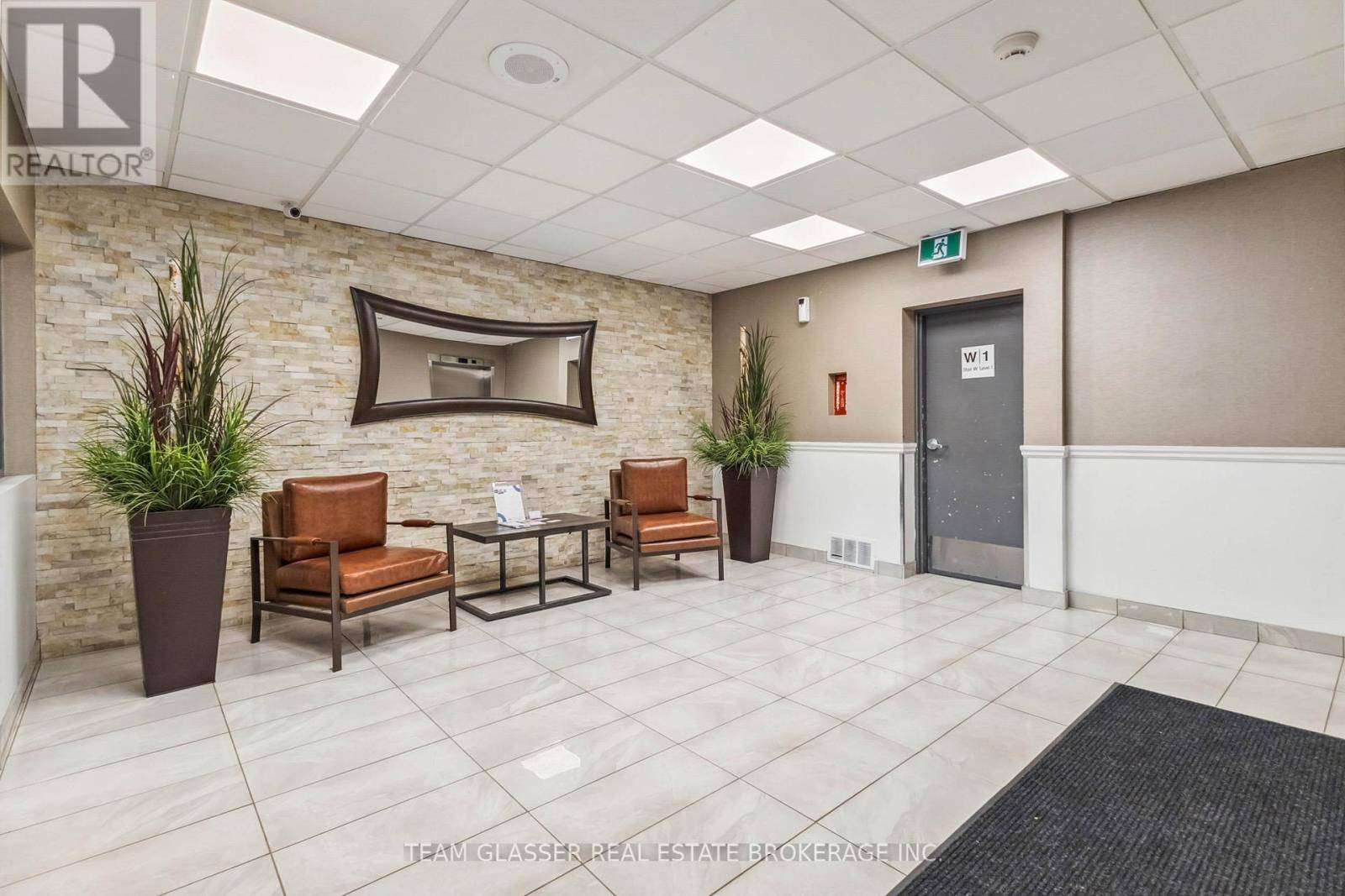 London East (east K), ON N6A5H3,21 King ST #709