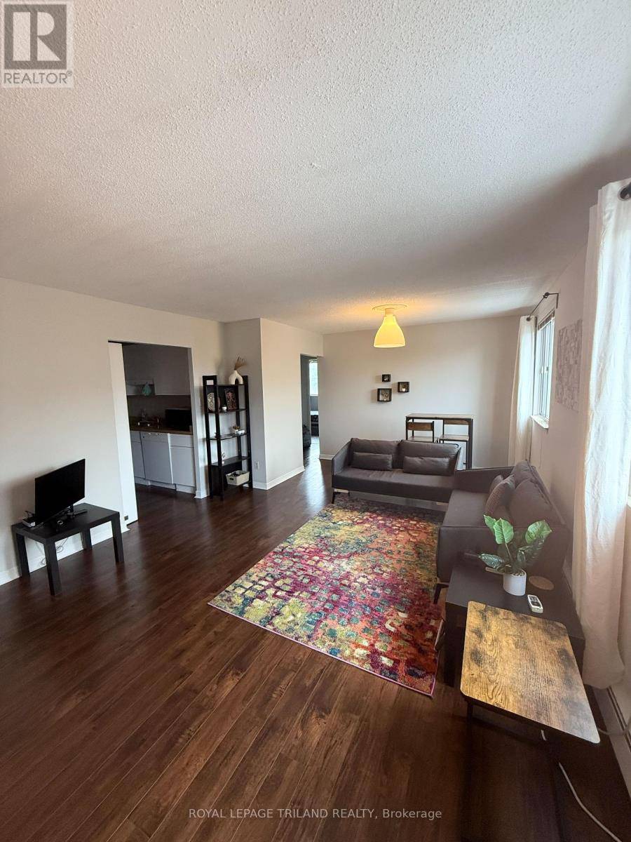 London East (east F), ON N6B2E5,440 Central AVE East #404