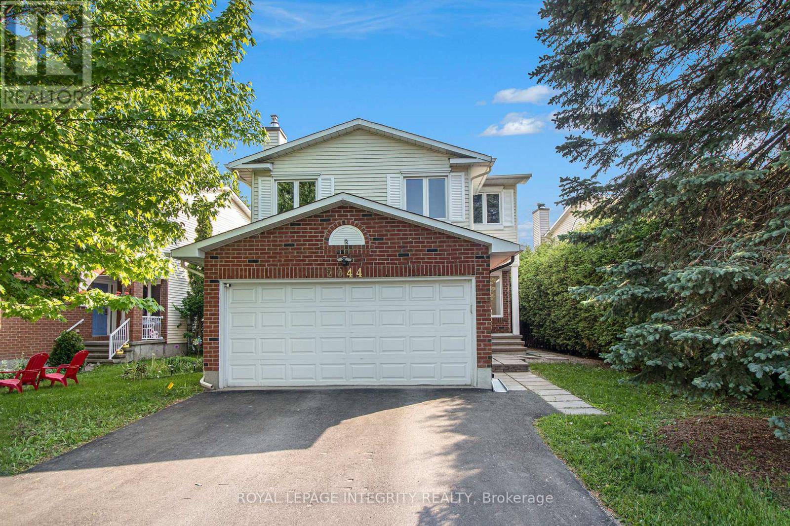 Ottawa, ON K1E3R5,2044 WILDFLOWER DRIVE