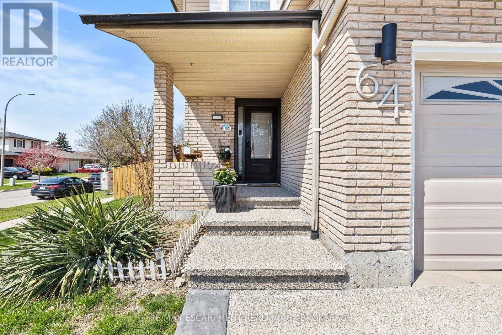 Hamilton (stoney Creek Mountain), ON L8J1S7,64 ATHENIA DRIVE