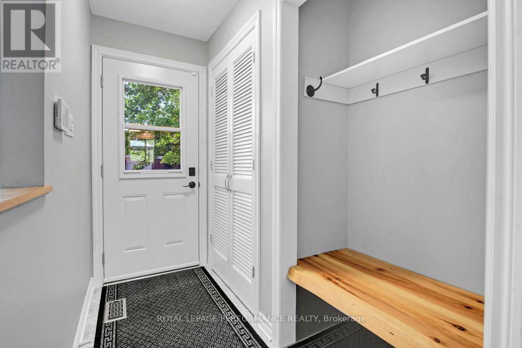 Ottawa, ON K1J6A8,2154 MONSON CRESCENT