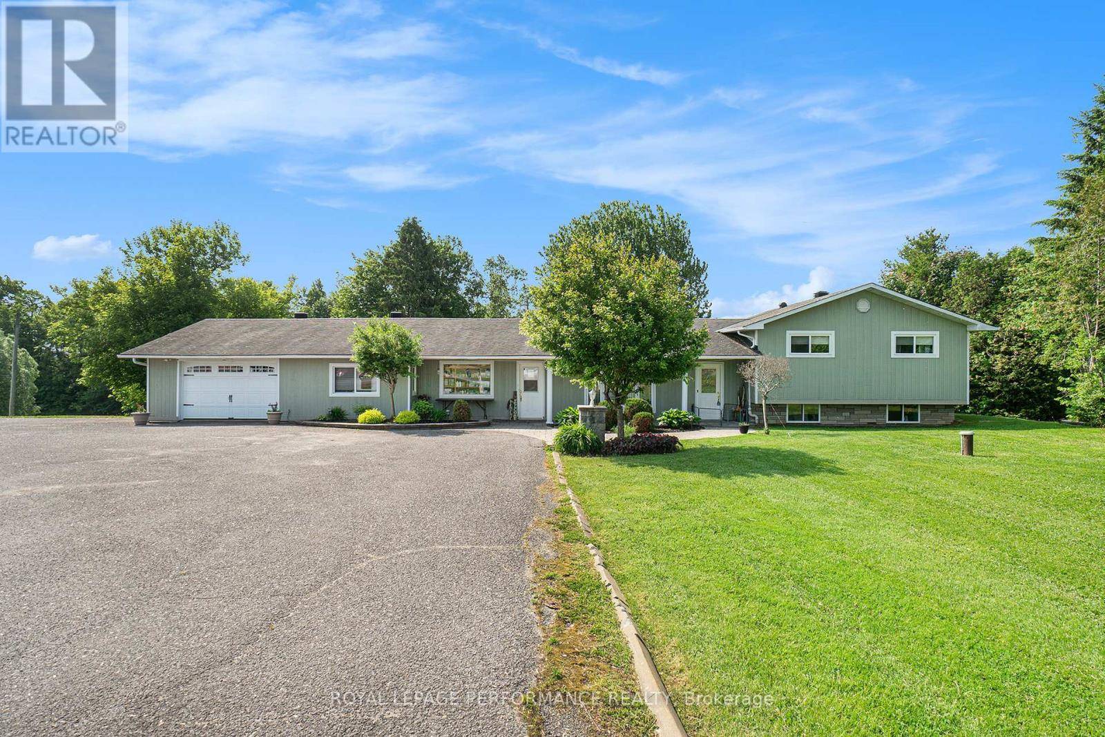Russell, ON K0A1W0,1430 NOTRE DAME STREET