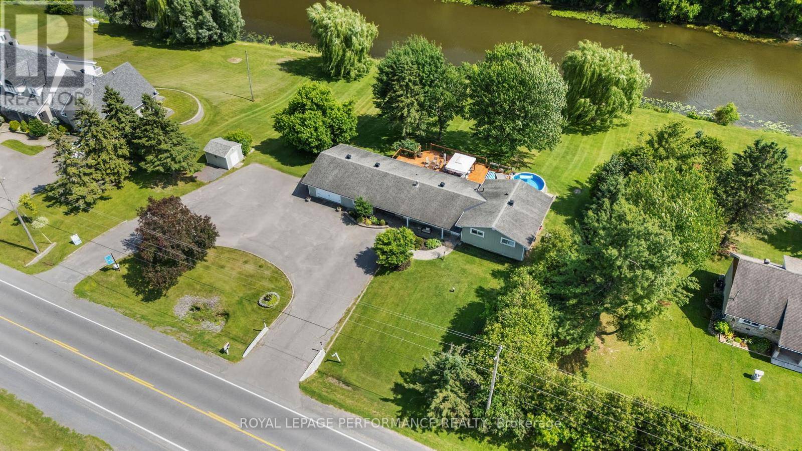 Russell, ON K0A1W0,1430 NOTRE DAME STREET