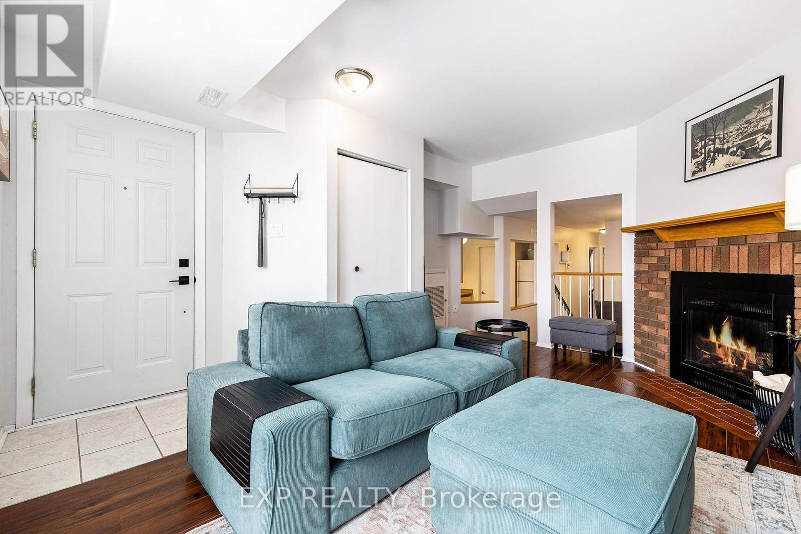 Ottawa, ON K2G4P2,207 Woodfield DR #B