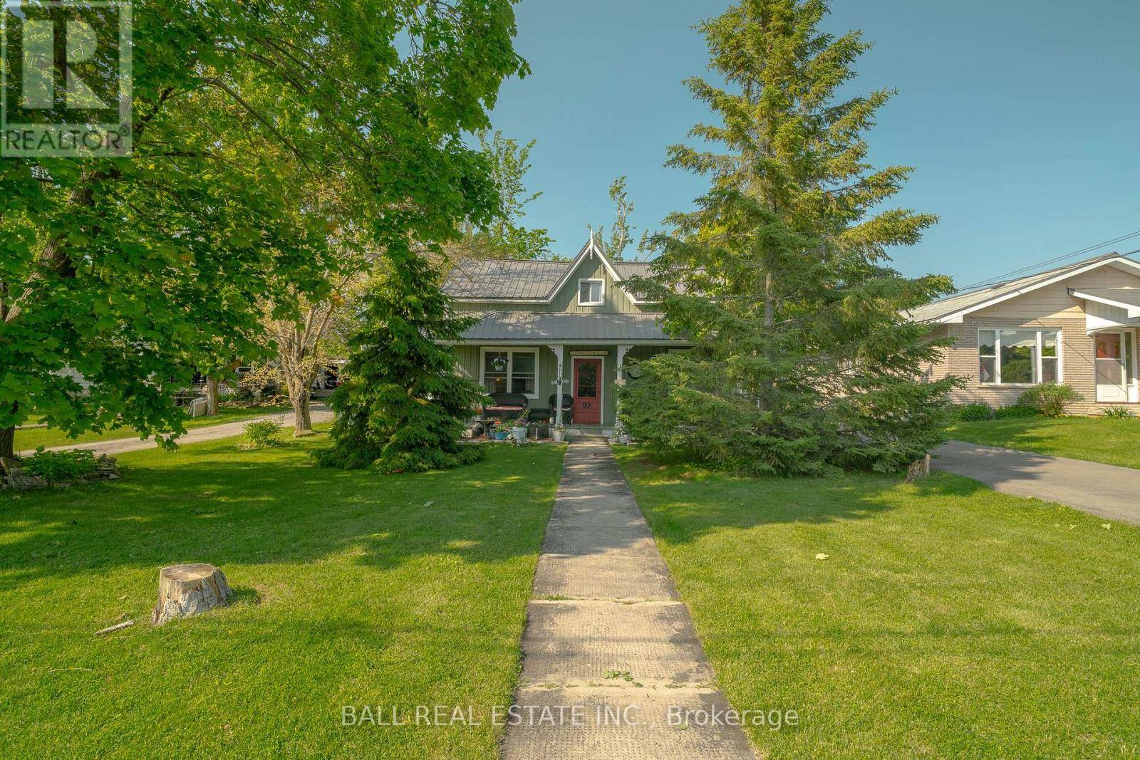 Kawartha Lakes (fenelon Falls), ON K0M1N0,92 BOND STREET W