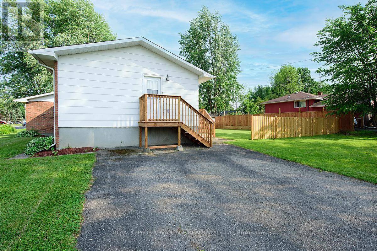Perth, ON K7H2K4,68 DRUMMOND STREET W