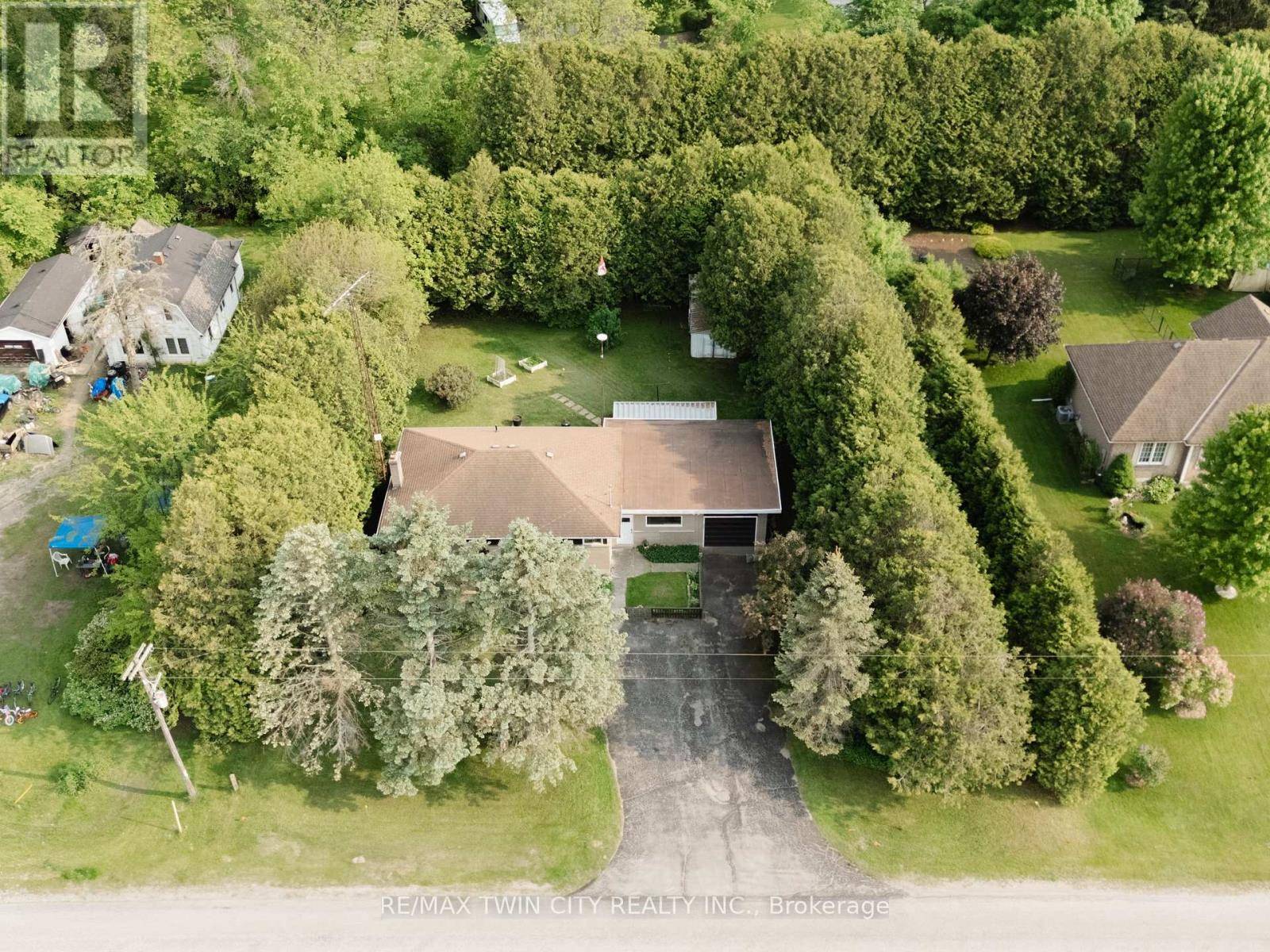 Norfolk (delhi), ON N4B2W5,252 WINDHAM ROAD 13