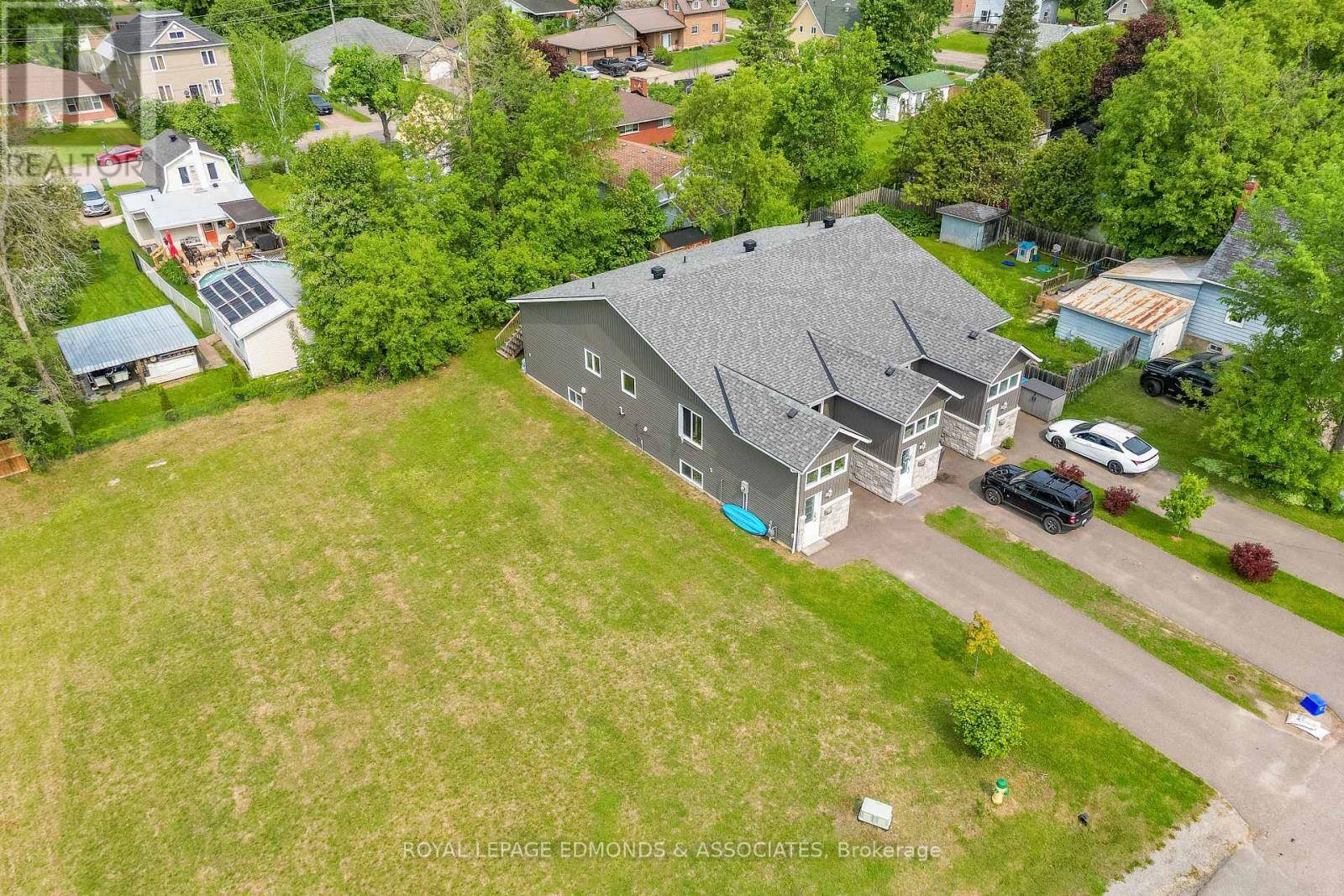Pembroke, ON K8A4W8,464 DOMINION STREET