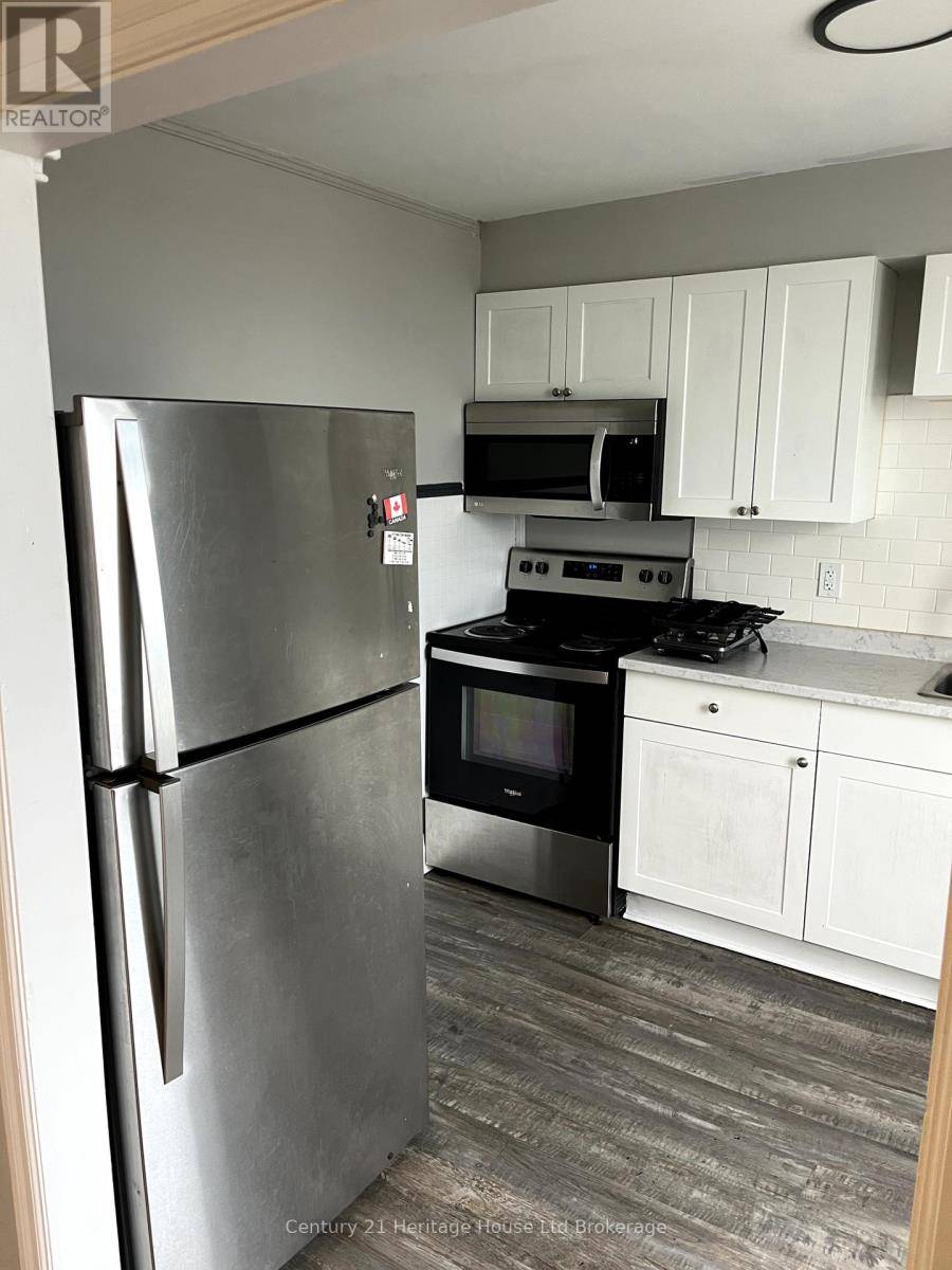 Tillsonburg, ON N4G2K2,2 Baldwin ST #3