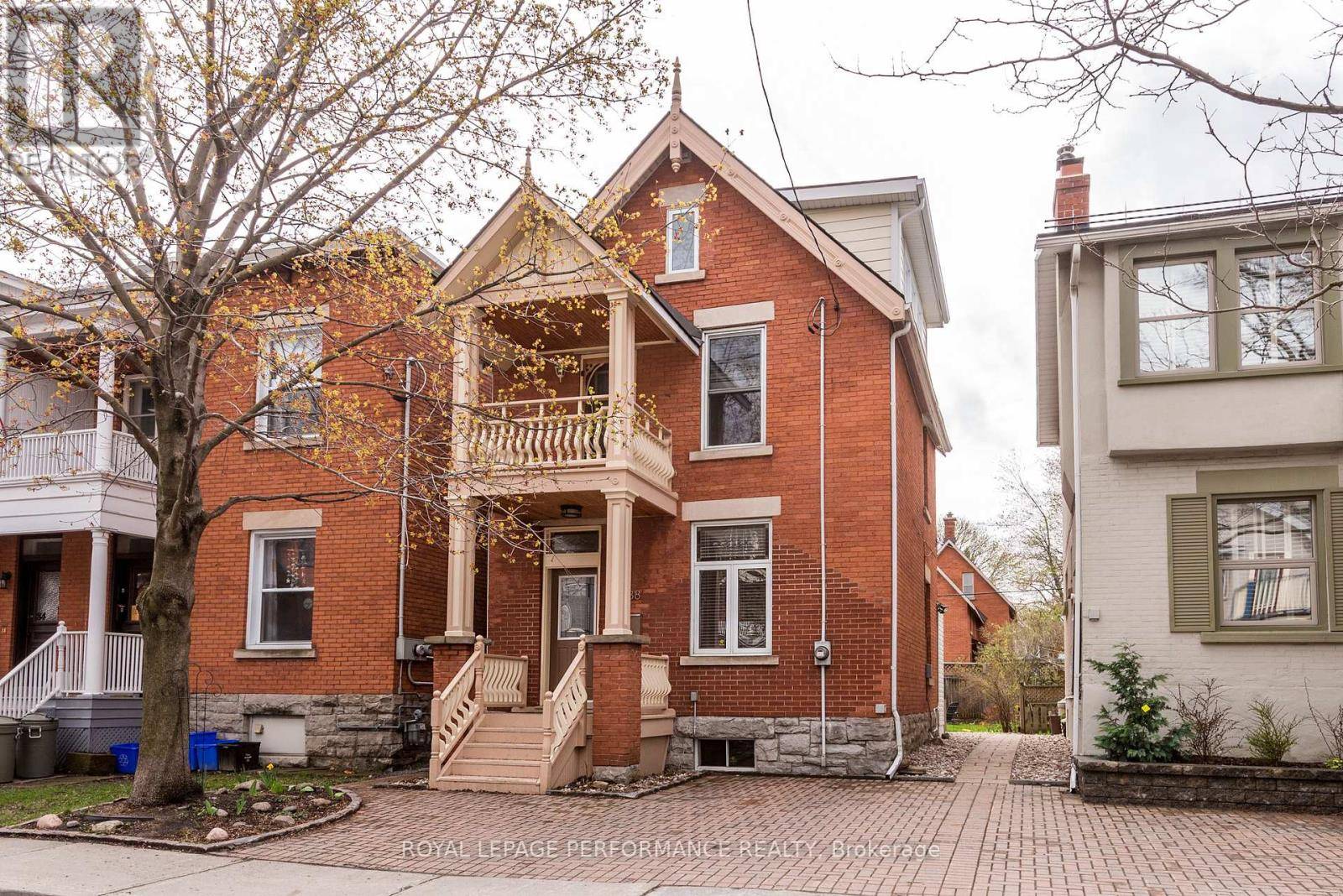 Ottawa, ON K1S2J8,88 THIRD AVENUE