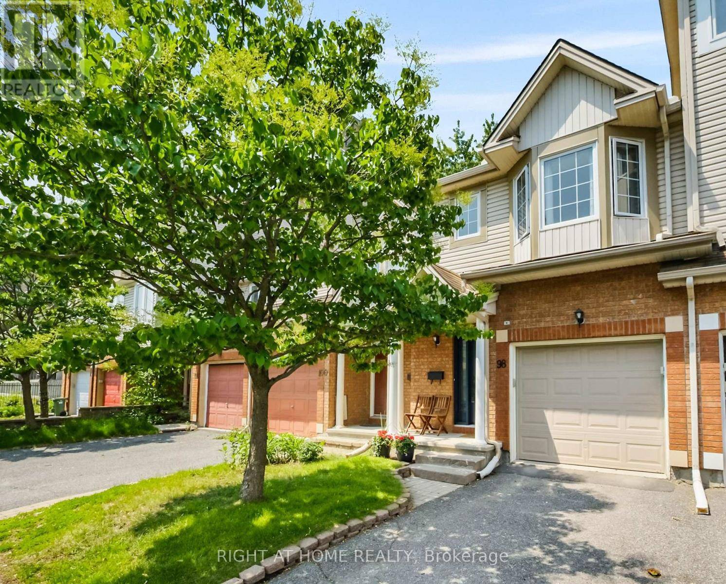 Ottawa, ON K1G5Y1,98 CORSICA PRIVATE