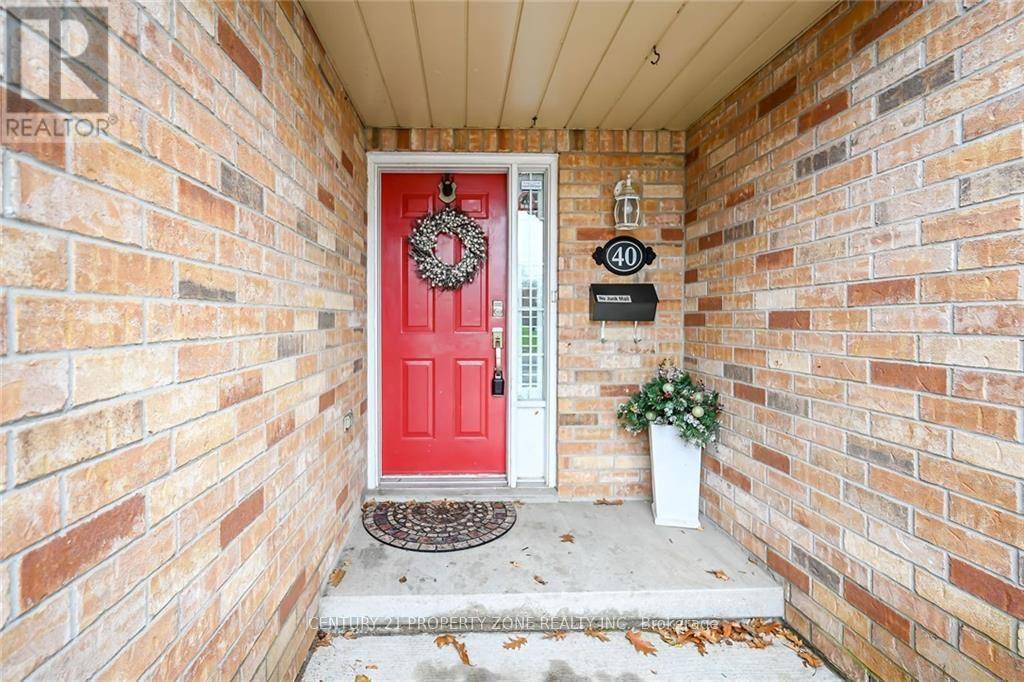 Hamilton (stoney Creek), ON L8E5V6,40 FRANCES AVENUE