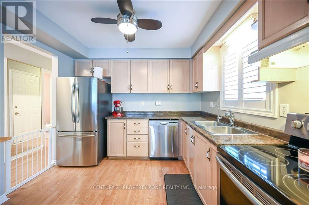 Hamilton (stoney Creek), ON L8E5V6,40 FRANCES AVENUE