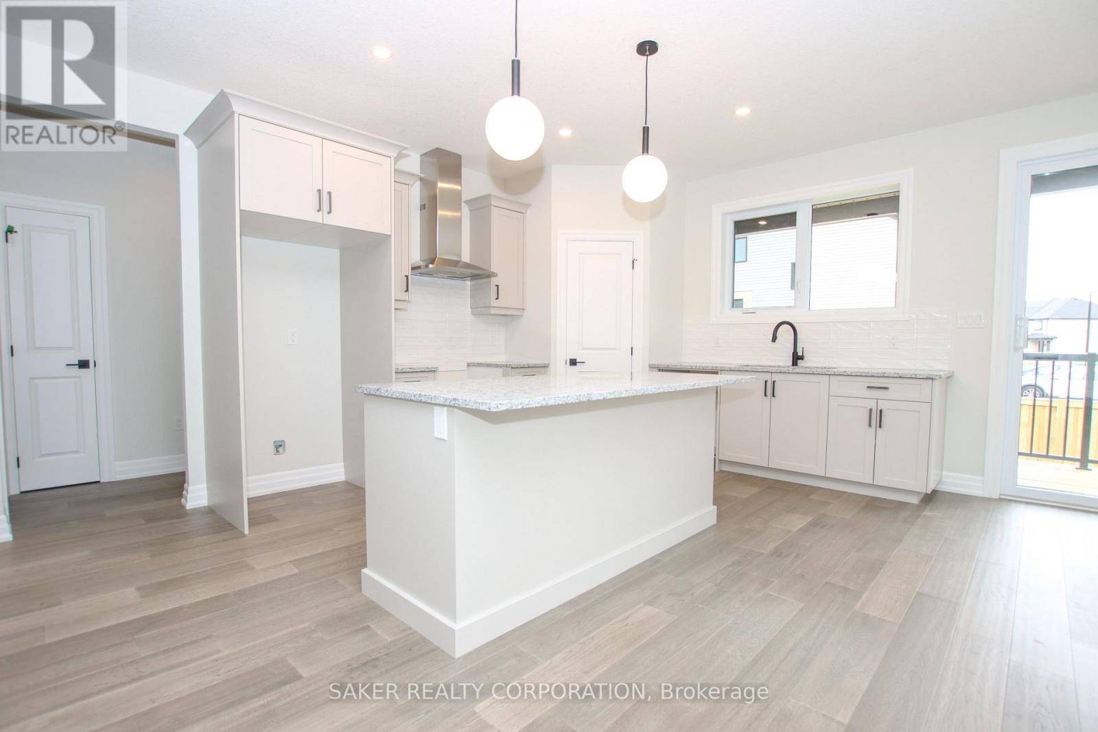 Strathroy-caradoc (mount Brydges), ON N0L1W0,534 REGENT STREET