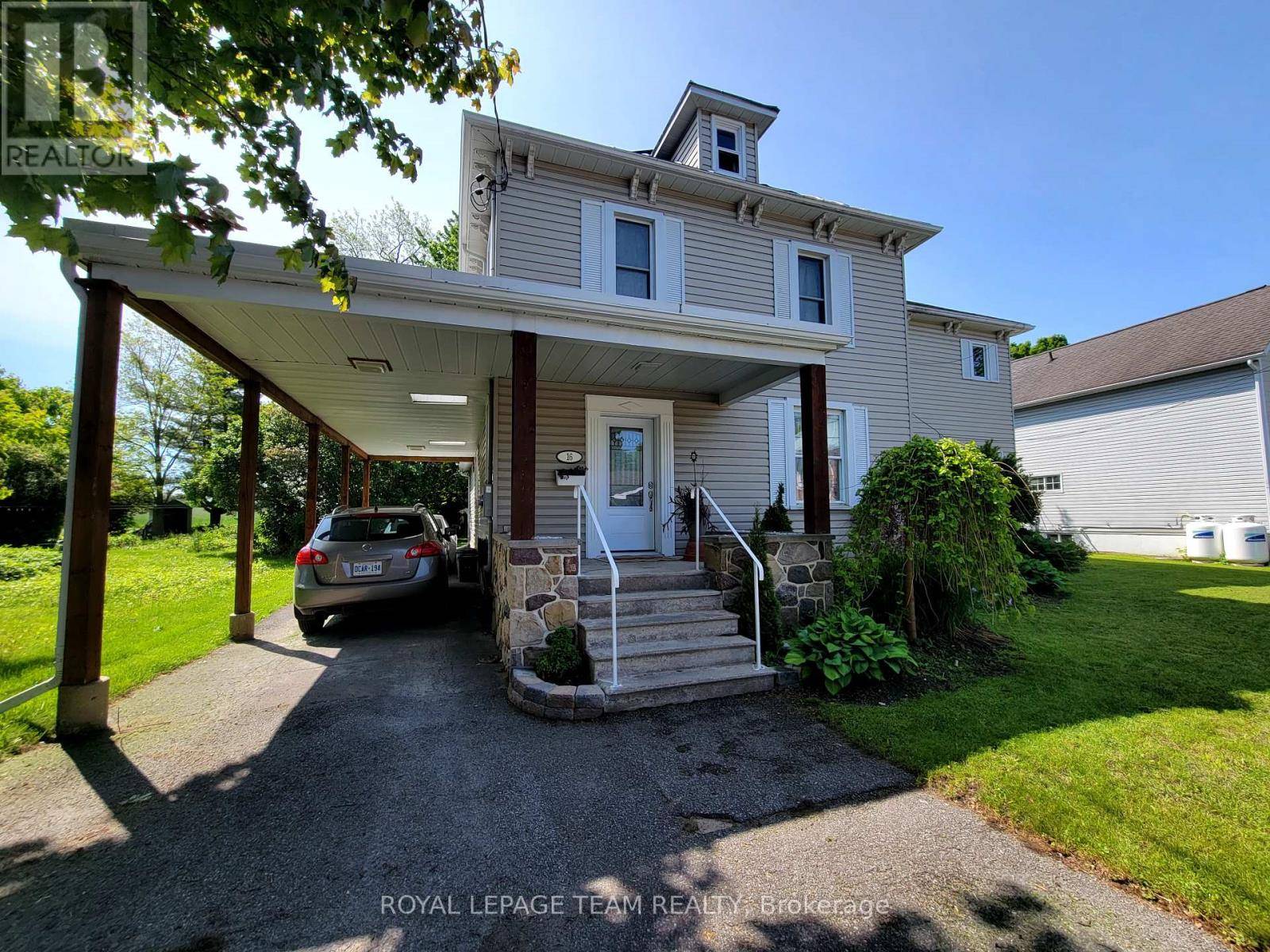 North Glengarry, ON K0C1T0,16 PETER STREET S