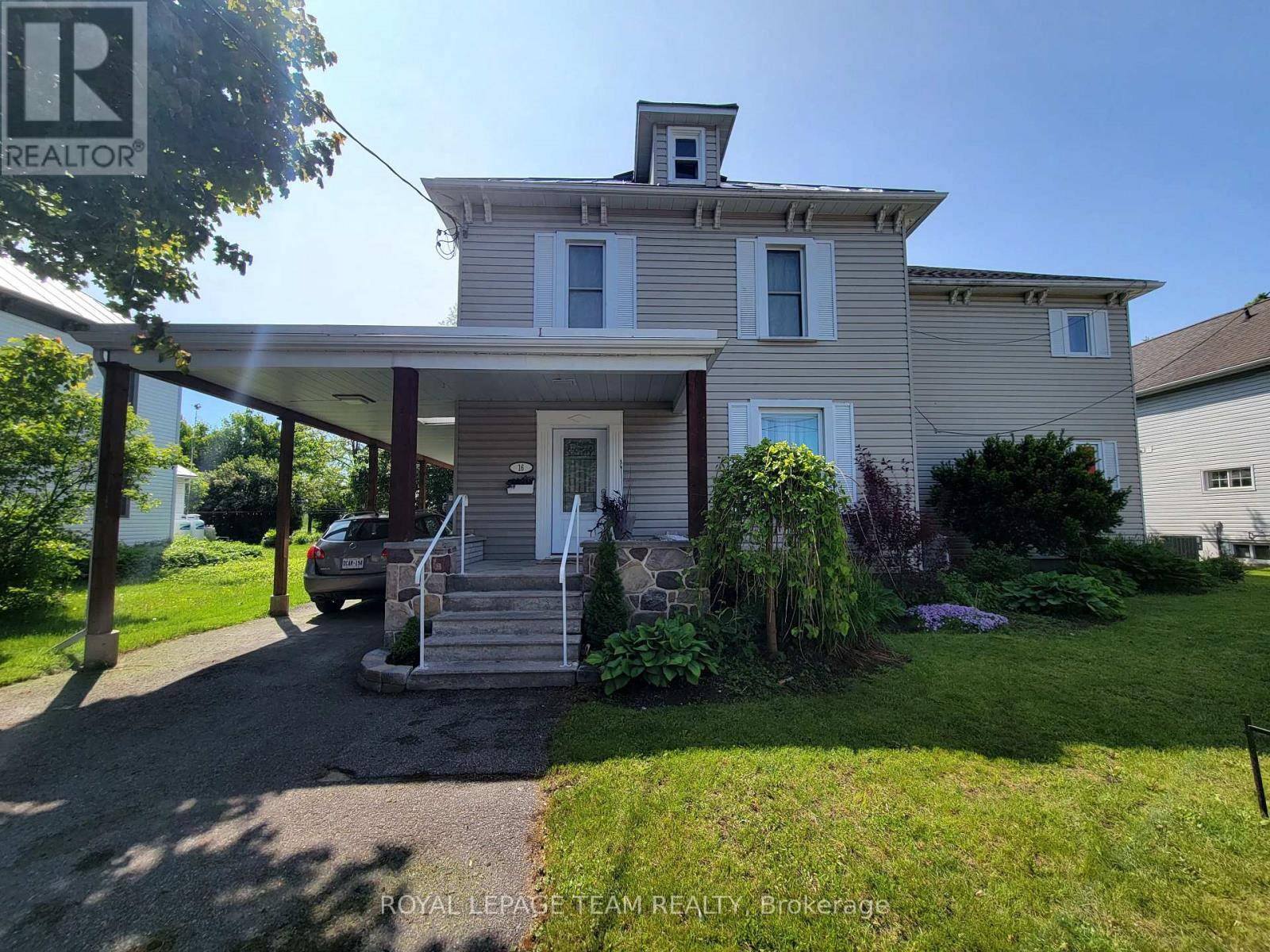 North Glengarry, ON K0C1T0,16 PETER STREET S
