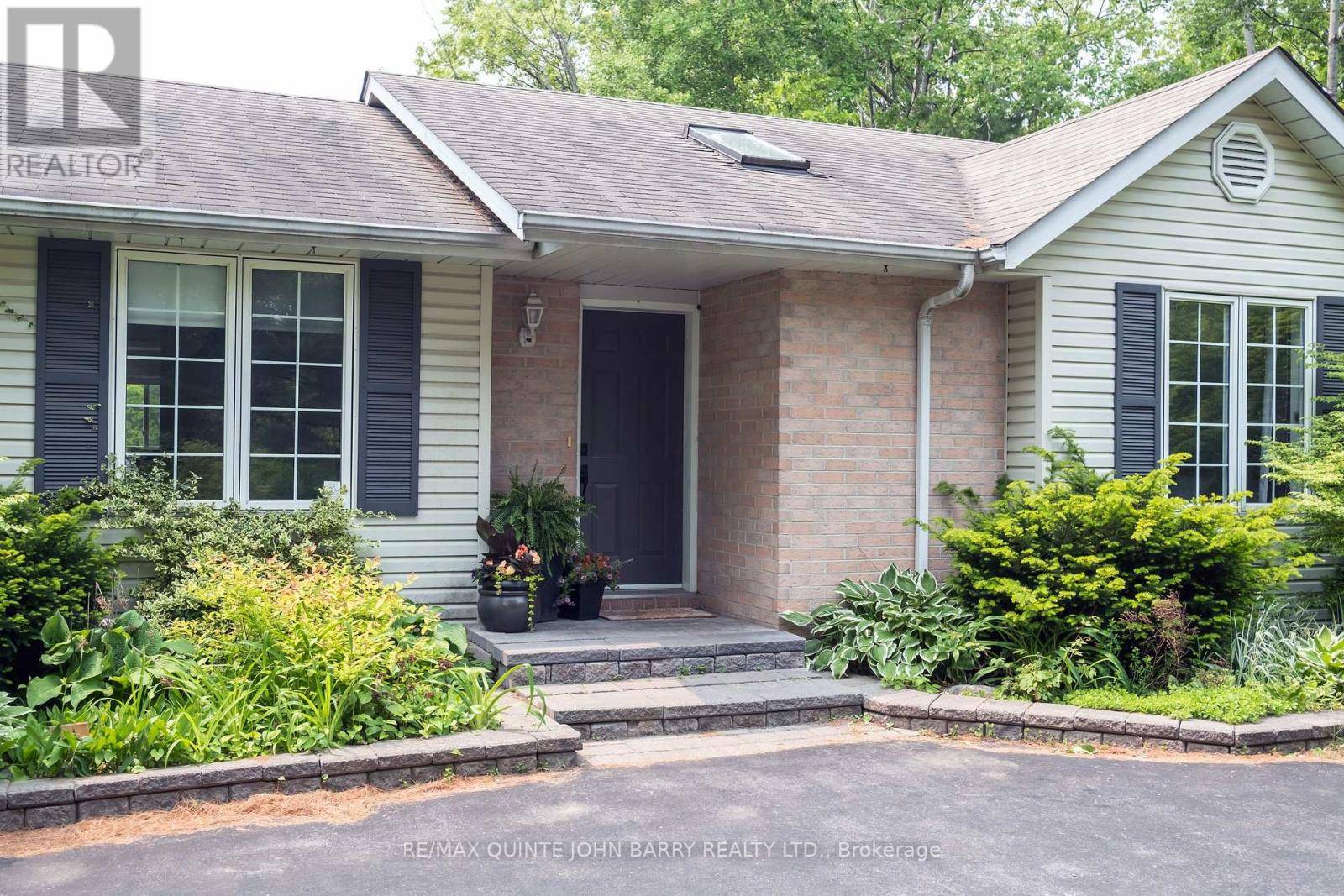 Quinte West (murray Ward), ON K8V5P4,524 CHRISTIANI ROAD