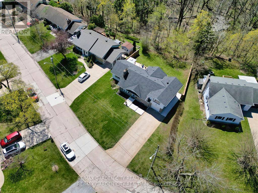 St. Catharines (glendale/glenridge), ON L2T2A6,14 ELMRIDGE DRIVE