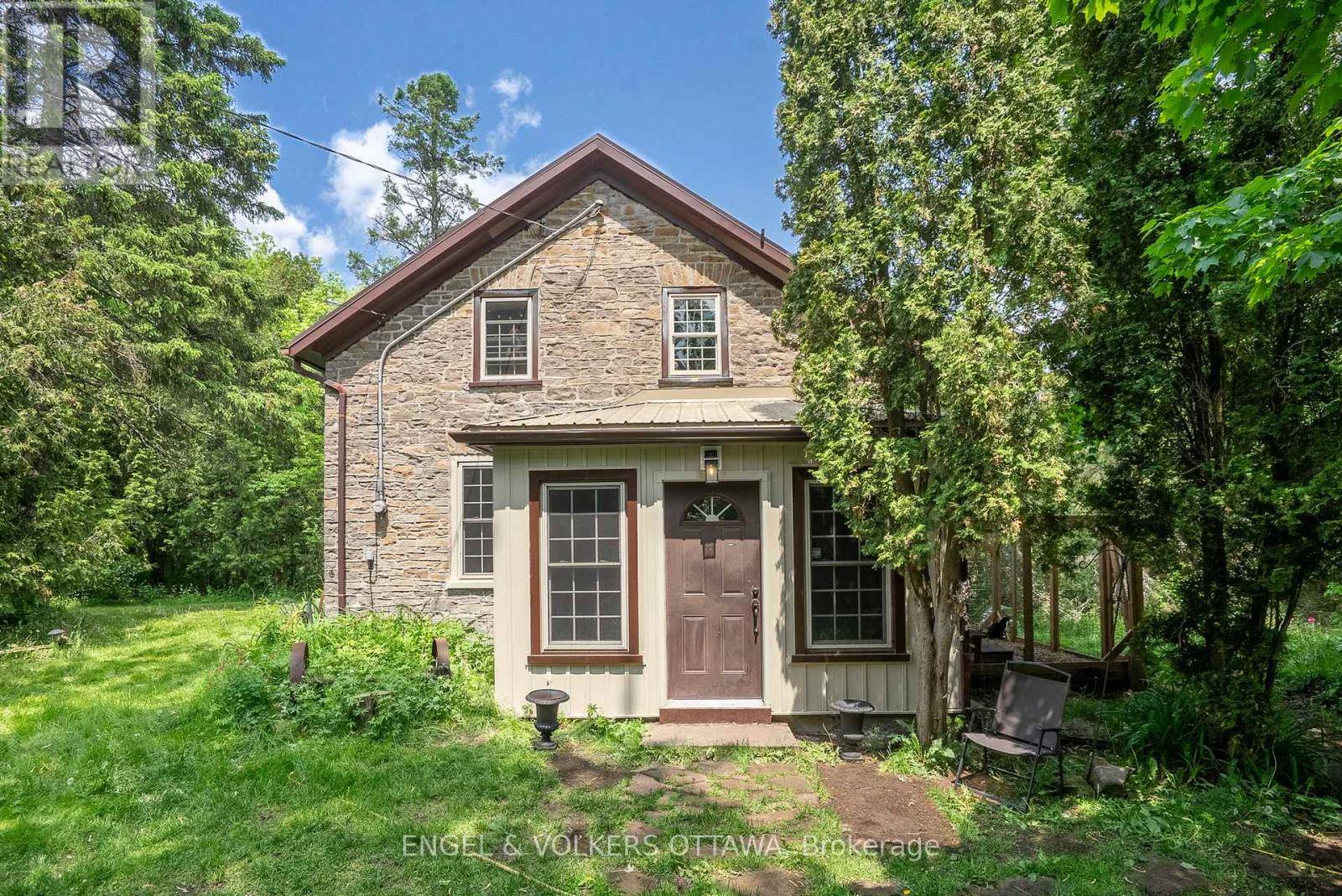 Elizabethtown-kitley, ON K0G1R0,8767 COUNTY 28 ROAD