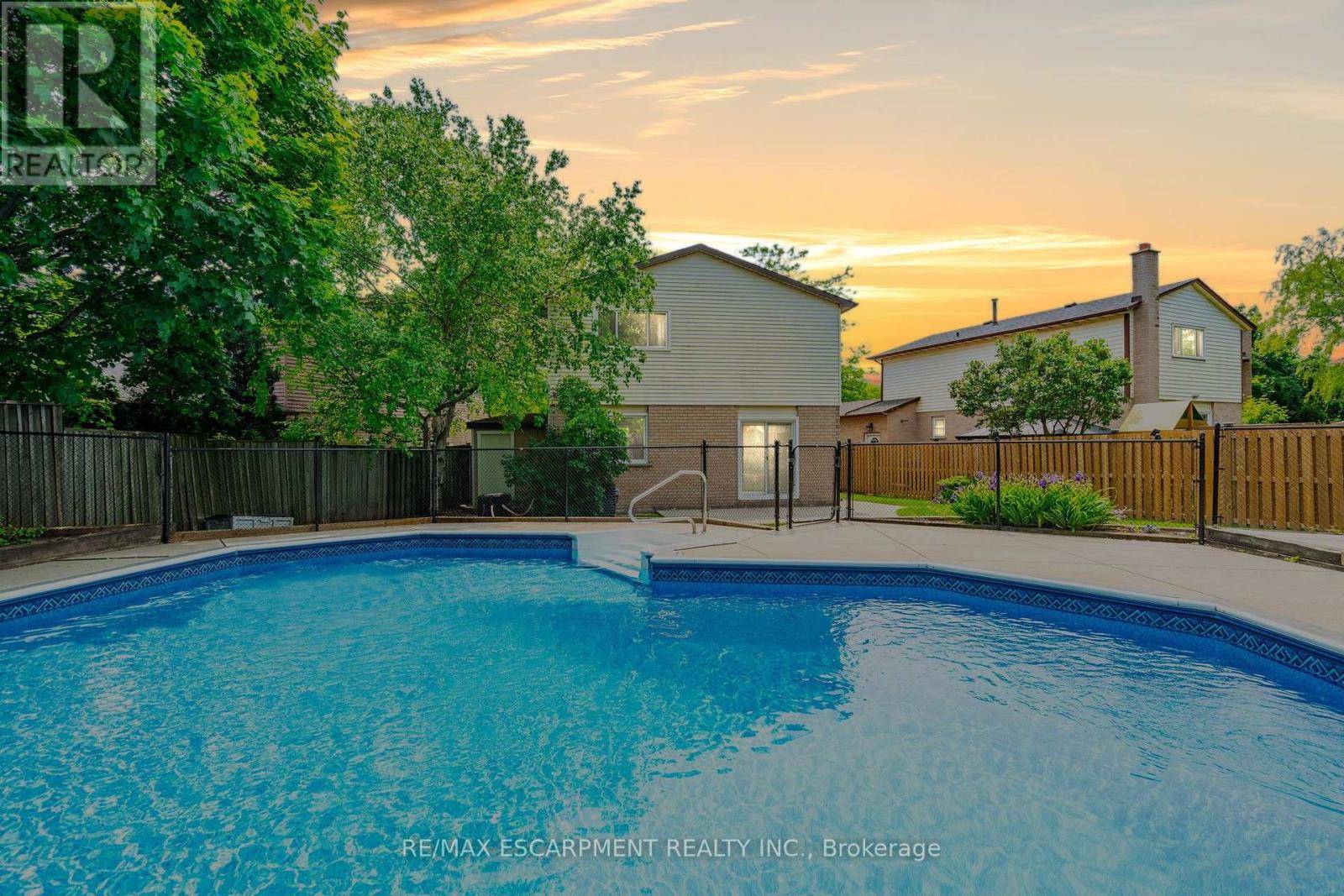 Hamilton (stoney Creek), ON L8G4L6,11 PECAN COURT
