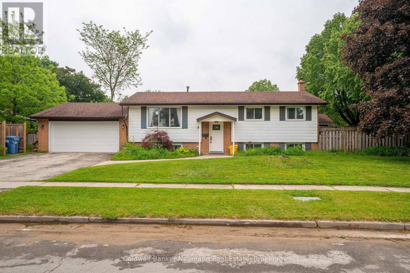 Guelph (dovercliffe Park/old University), ON N1G2P8,1 PICADILLY PLACE