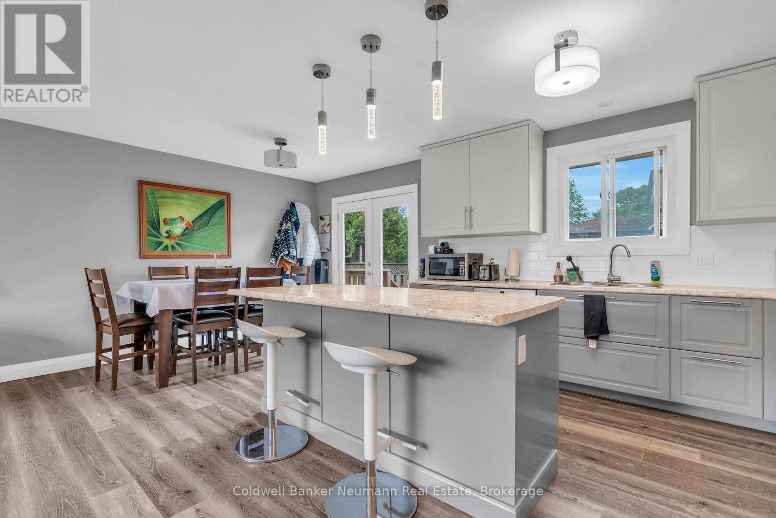 Guelph (dovercliffe Park/old University), ON N1G2P8,1 PICADILLY PLACE