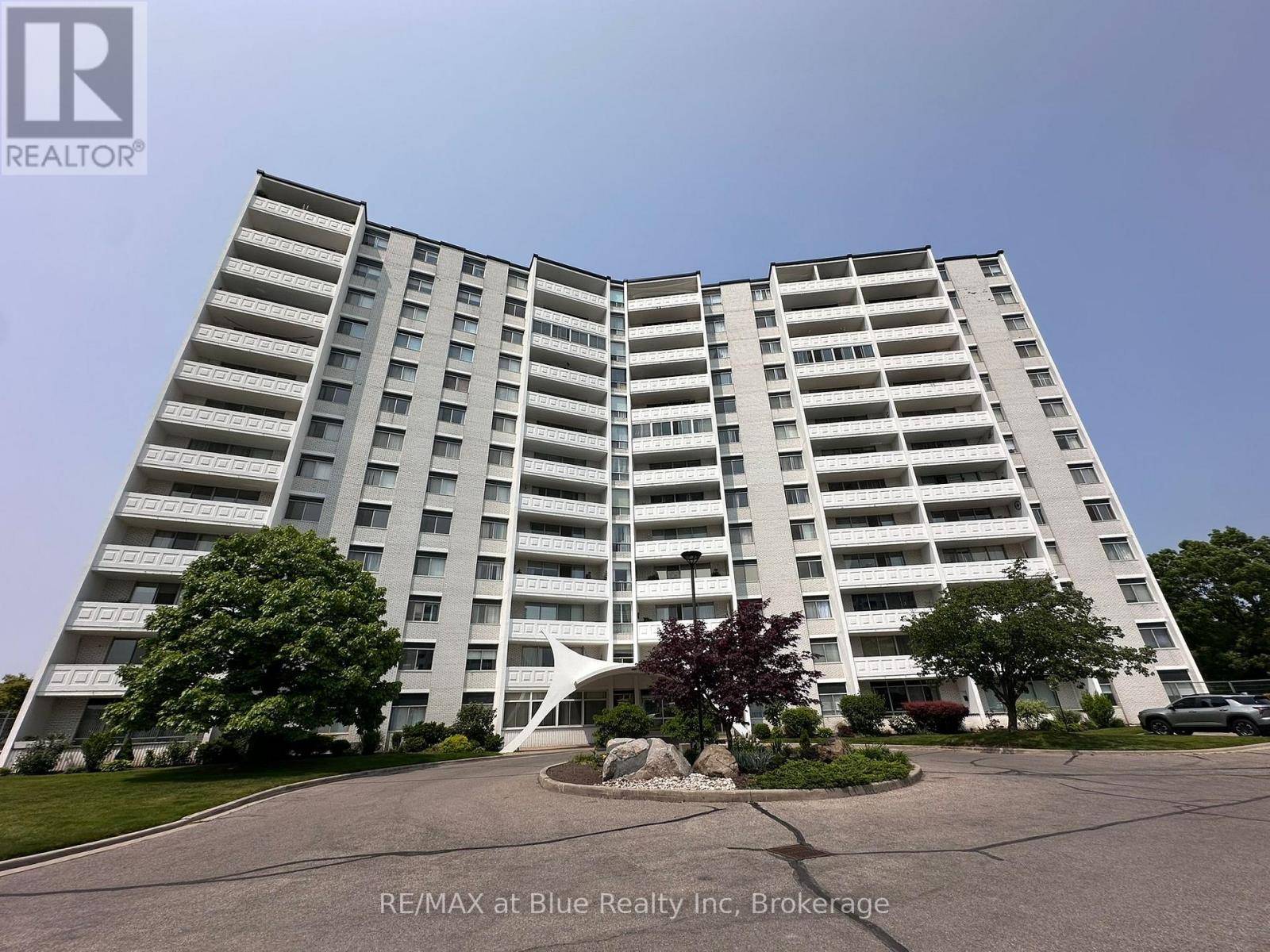 St. Catharines (glendale/glenridge), ON L2T3G7,15 Towering Heights BLVD #502