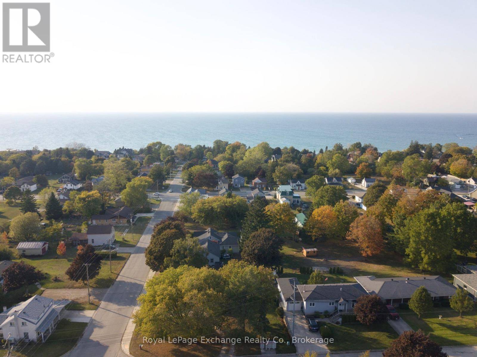 Kincardine, ON N2Z2V1,371 ST ALBERT STREET
