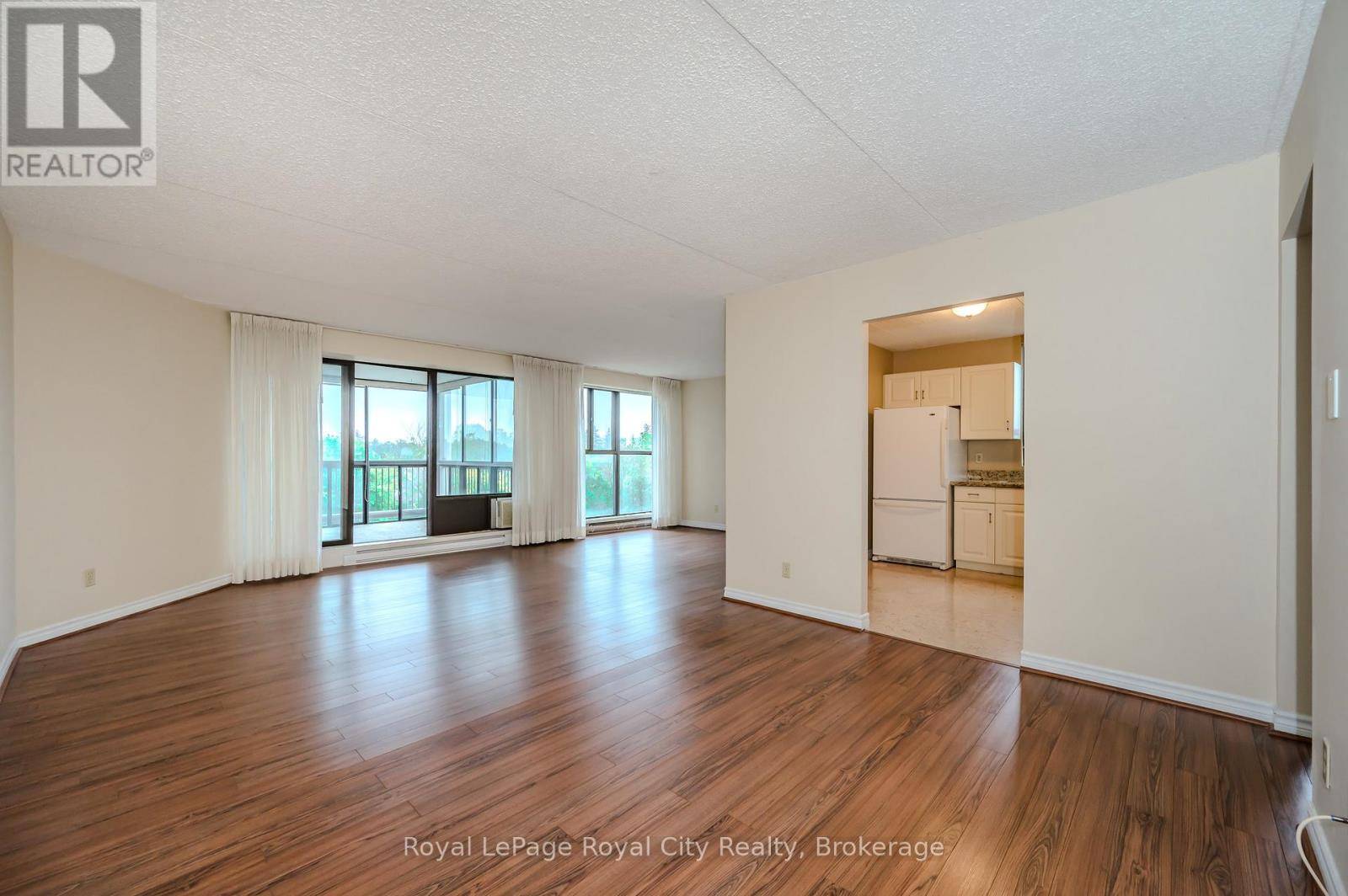 Guelph (riverside Park), ON N1H7T1,22 MARILYN DR #608