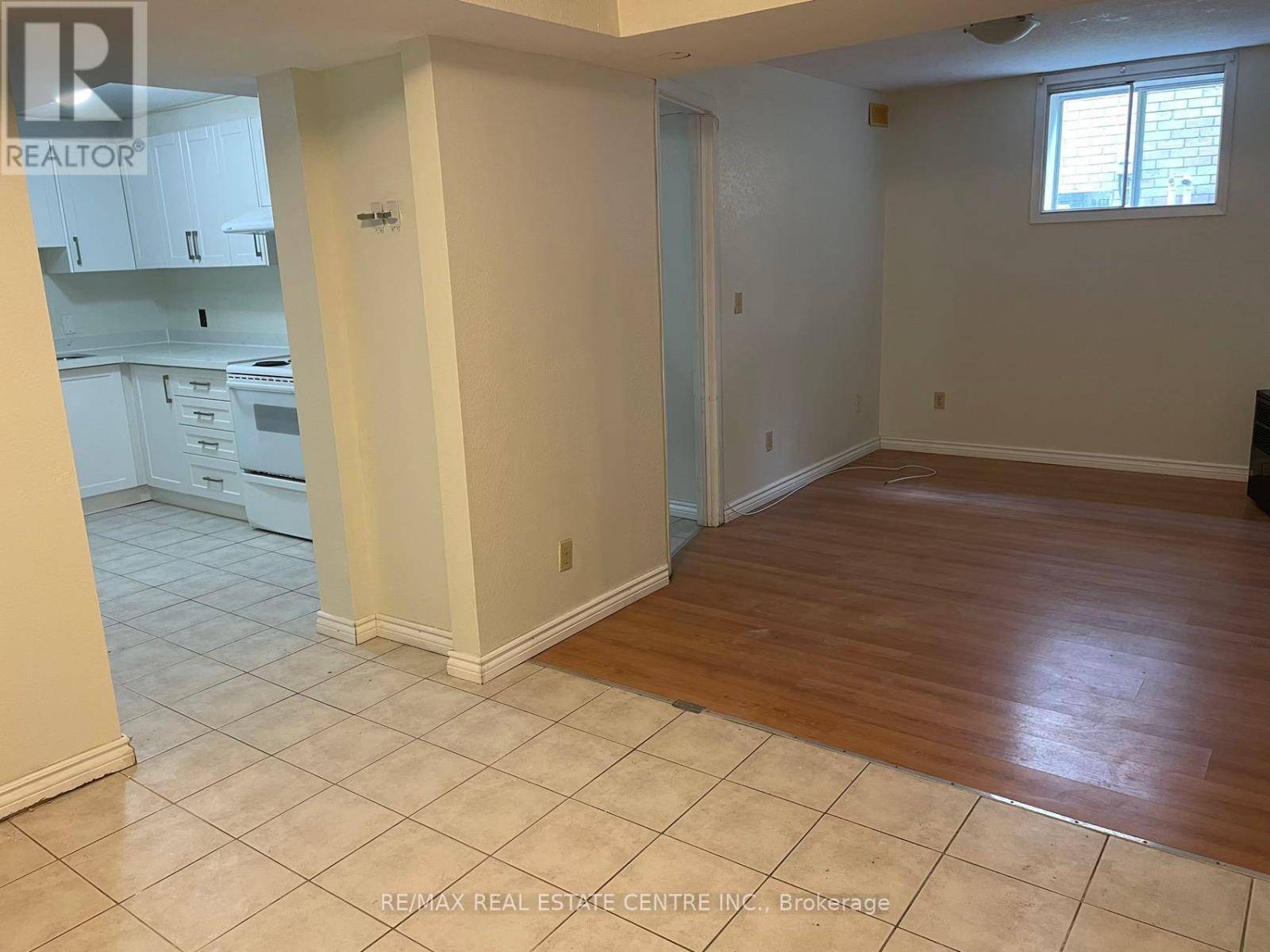 Guelph (kortright West), ON N1G3N9,129 KORTRIGHT DR West #B