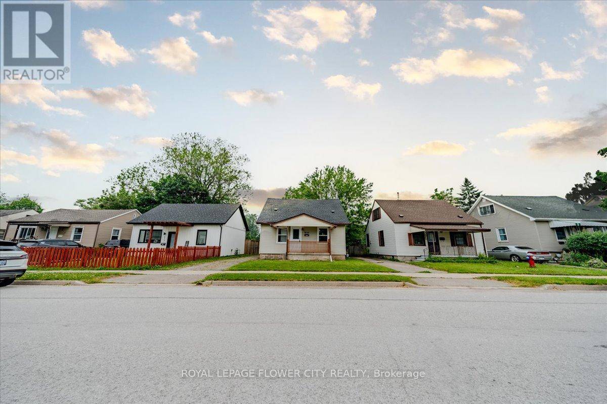 Niagara Falls (arad/fallsview), ON L2G2X2,6143 CHURCHILL STREET