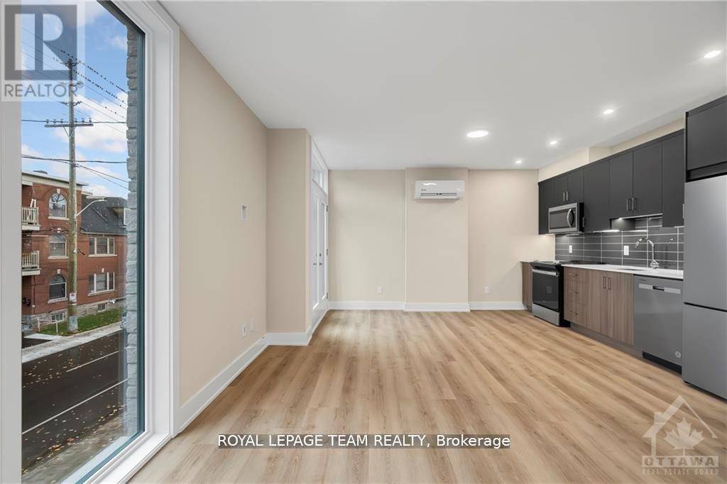 Ottawa, ON K1R5K7,352 LYON ST North #6