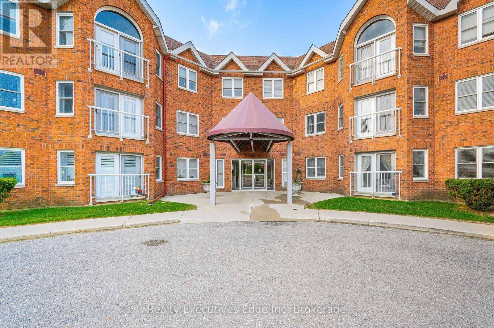 Guelph (junction/onward Willow), ON N1H8H2,208 Silvercreek Pkwy North #312
