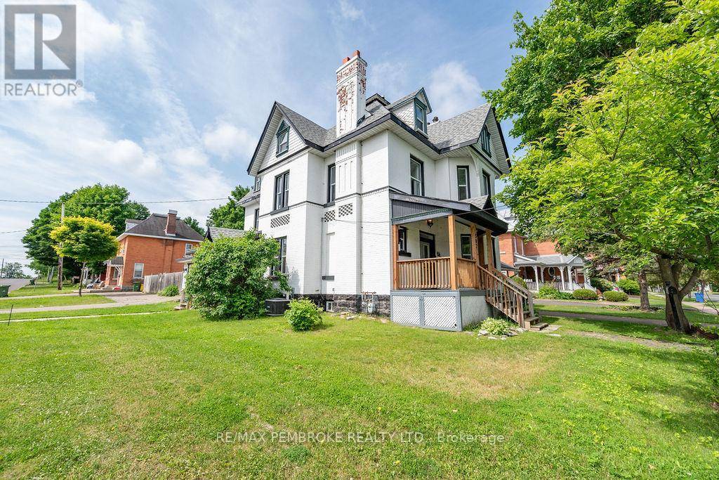 Pembroke, ON K8A5X1,502 MARY STREET