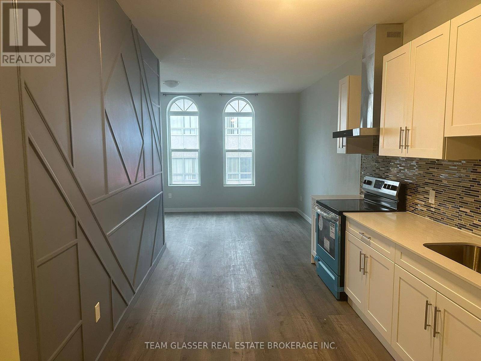 London East (east K), ON N6A3C3,362 Richmond ST #6