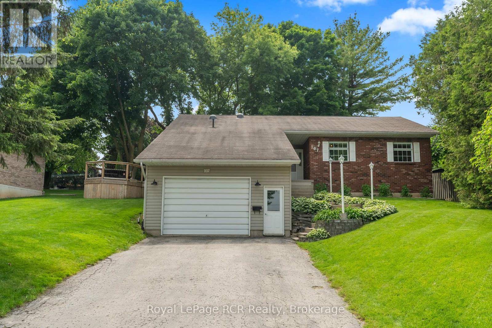Brockton, ON N0G2V0,107 THOMAS STREET