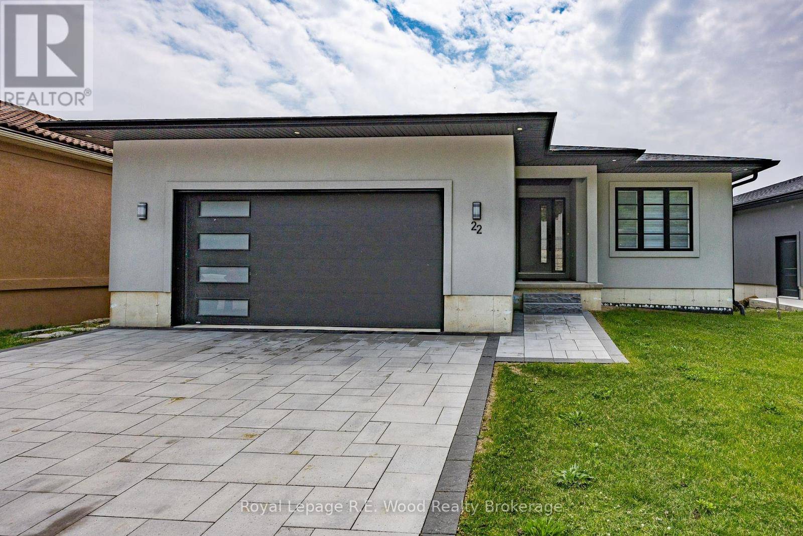 Tillsonburg, ON N4G5X3,5 John Pound RD #22