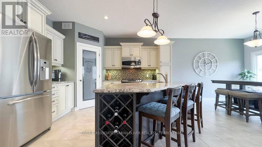 London South (south W), ON N6L0B4,3194 PINCOMBE DRIVE