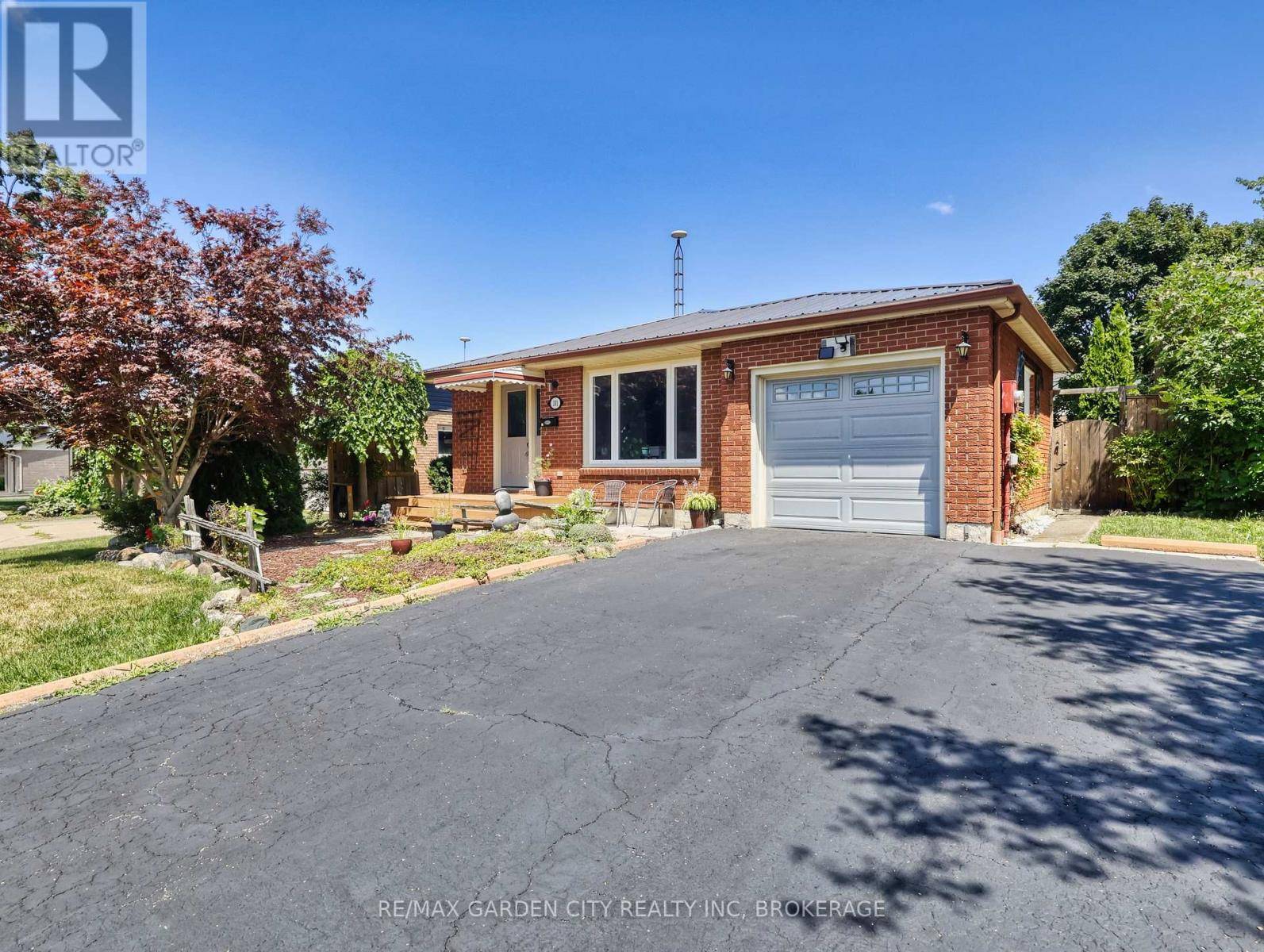 Thorold (confederation Heights), ON L2V4M8,101 KEEFER ROAD