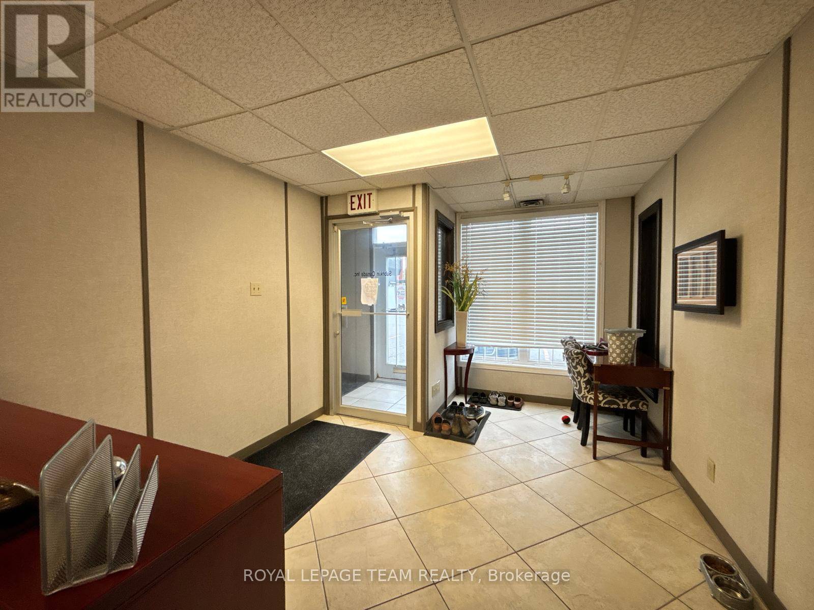 Ottawa, ON K1J9C3,5330 Canotek RD #21