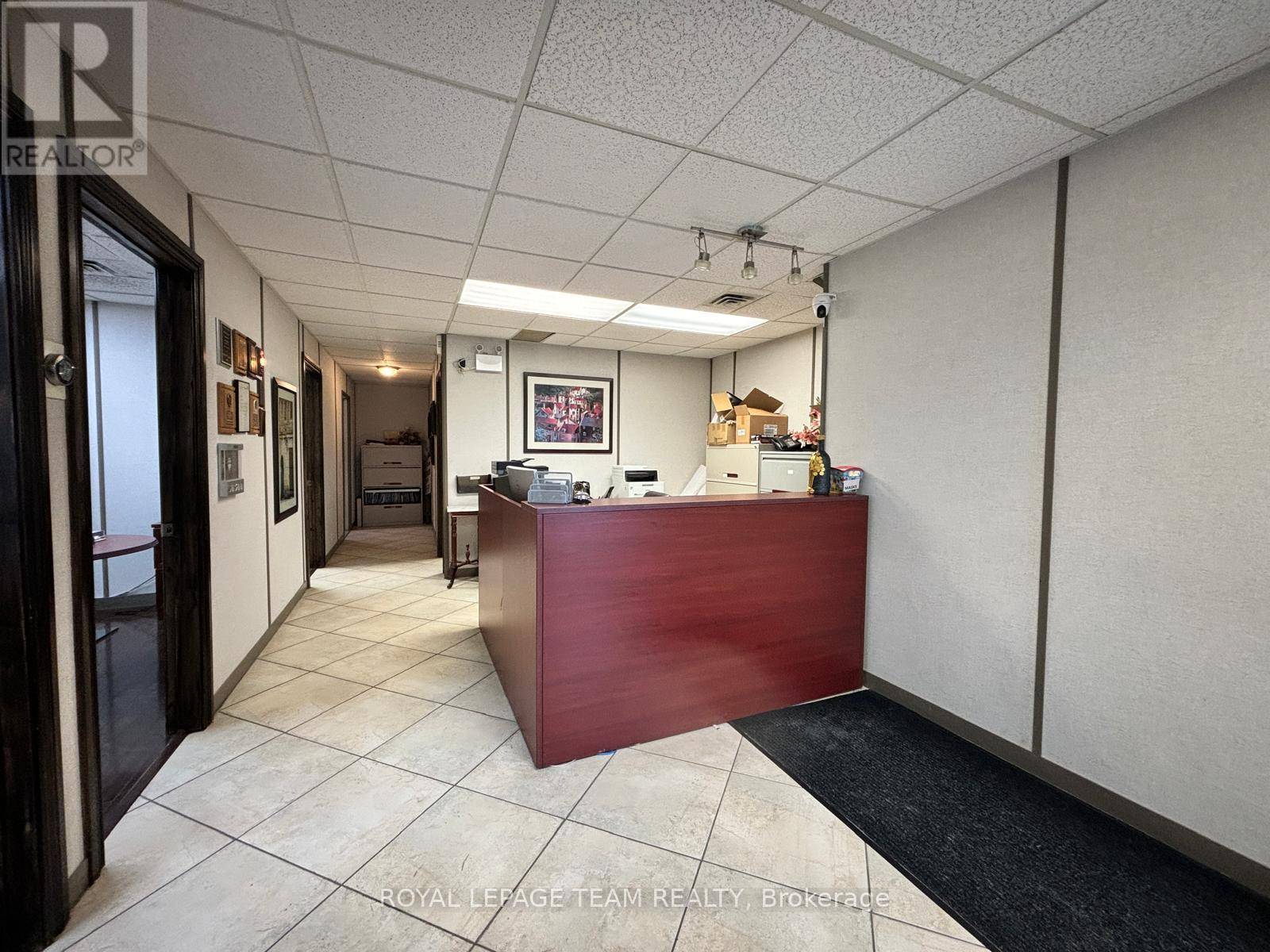 Ottawa, ON K1J9C3,5330 Canotek RD #21