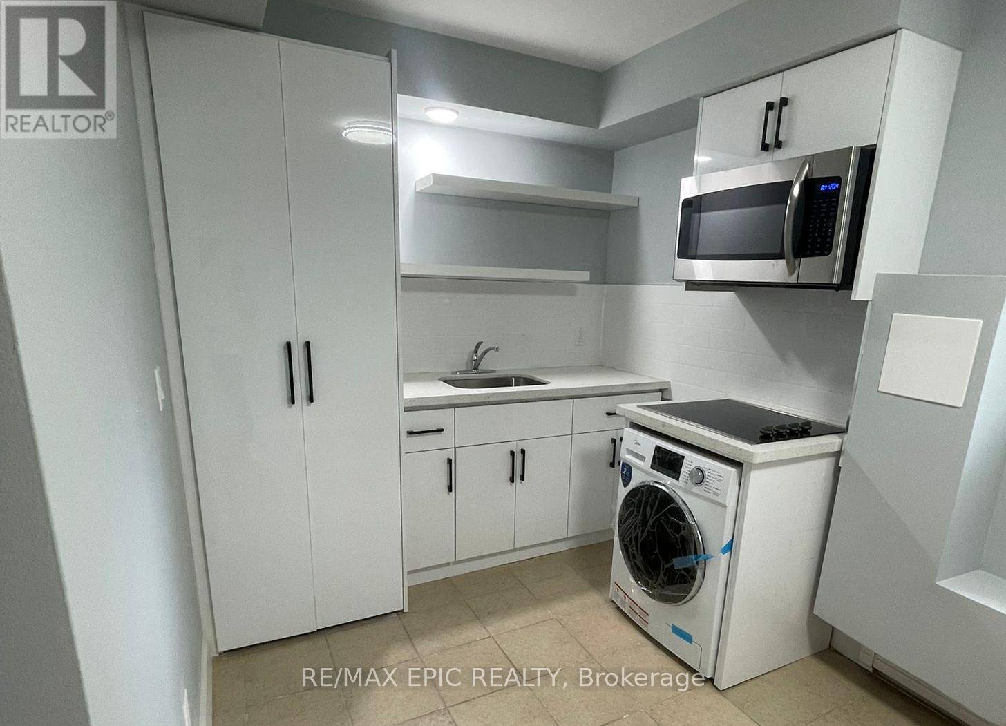 London East (east F), ON N6B2A5,569 Dufferin AVE #5
