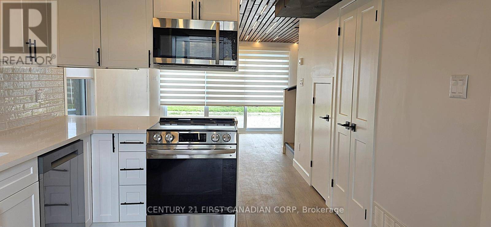 London East (east L), ON N5W2Z8,857 Dundas ST #4