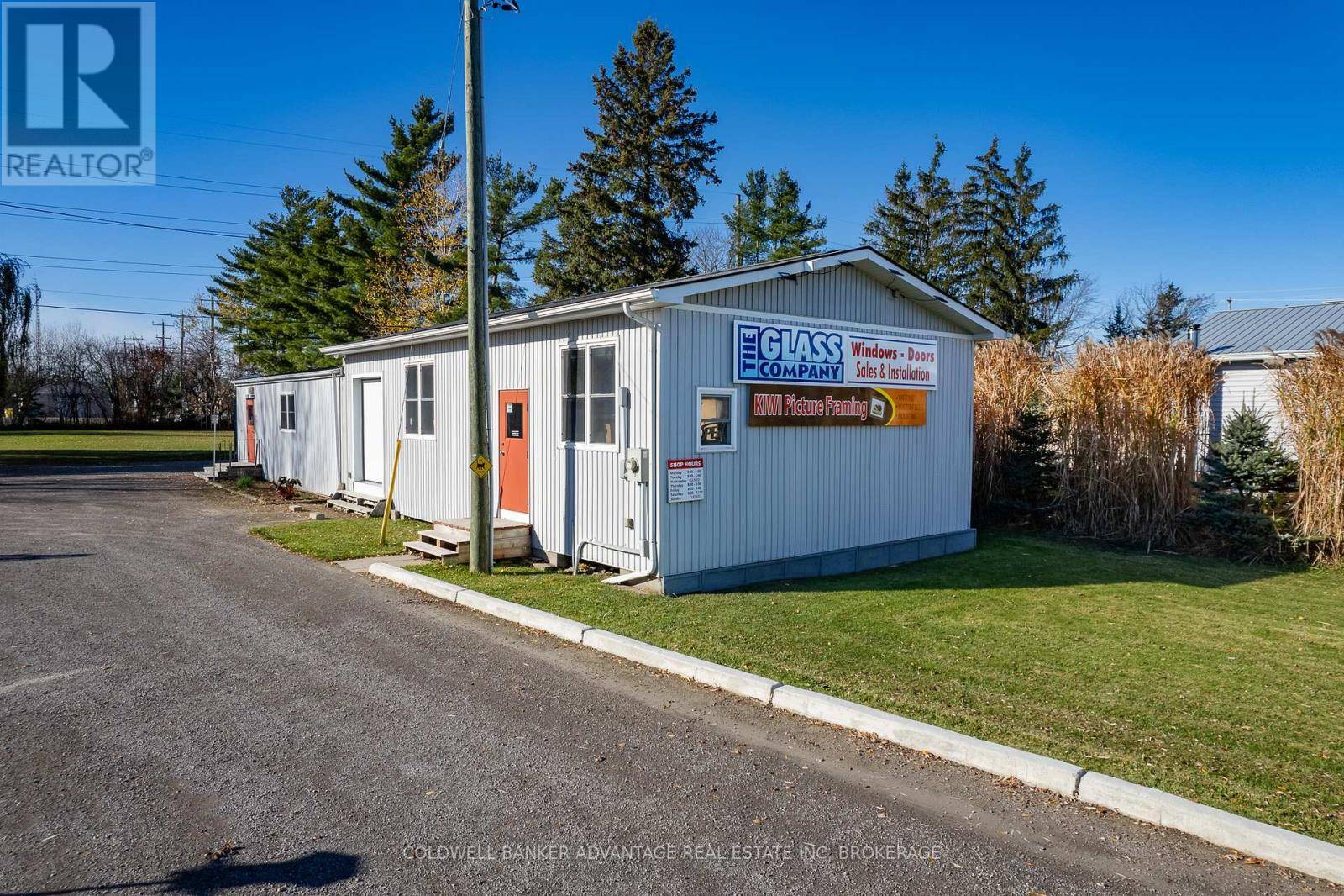 Fort Erie (bowen), ON L2A5M4,0 \THE GLASS COMPANY\