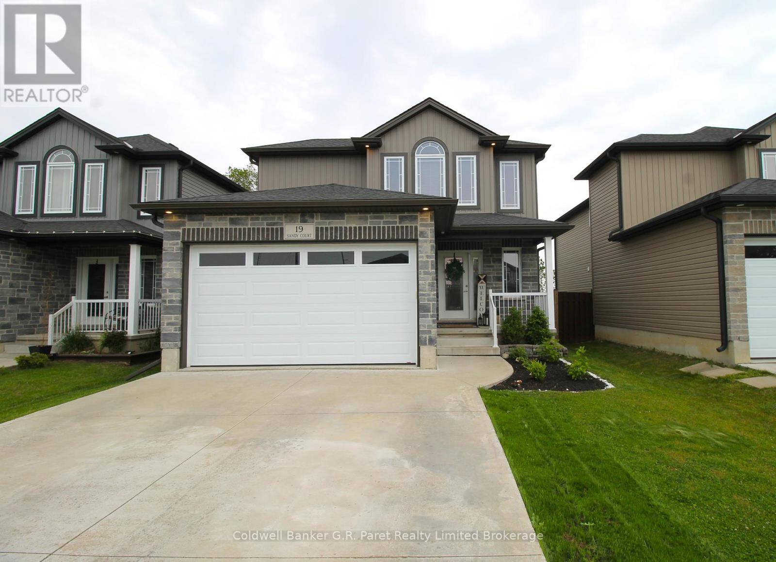Tillsonburg, ON N4G0H6,19 SANDY COURT