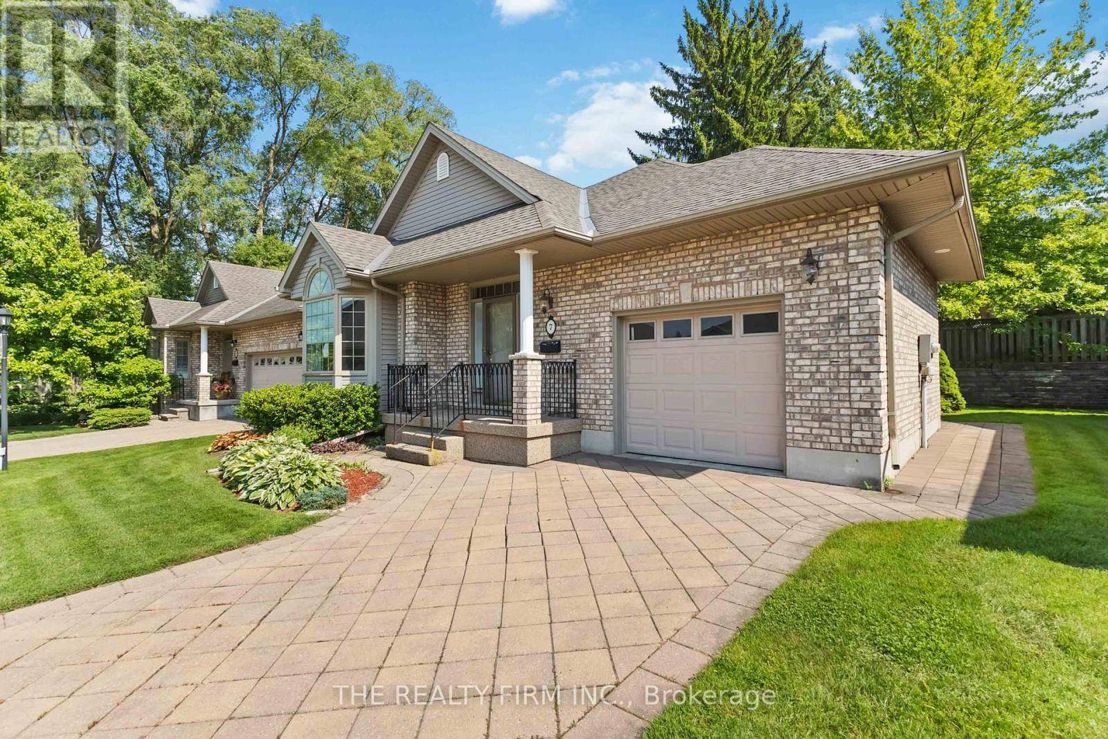 London South (south M), ON N6K4Y2,665 Commissioners RD West #7