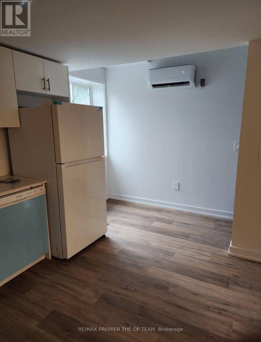 Welland (lincoln/crowland), ON L3B3E7,249 Dain AVE #Basement
