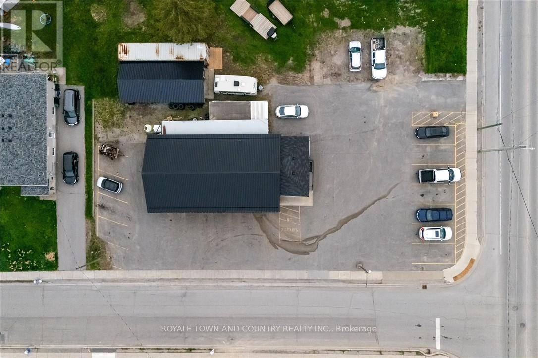 Kawartha Lakes (lindsay), ON K9V1G9,118 QUEEN STREET N